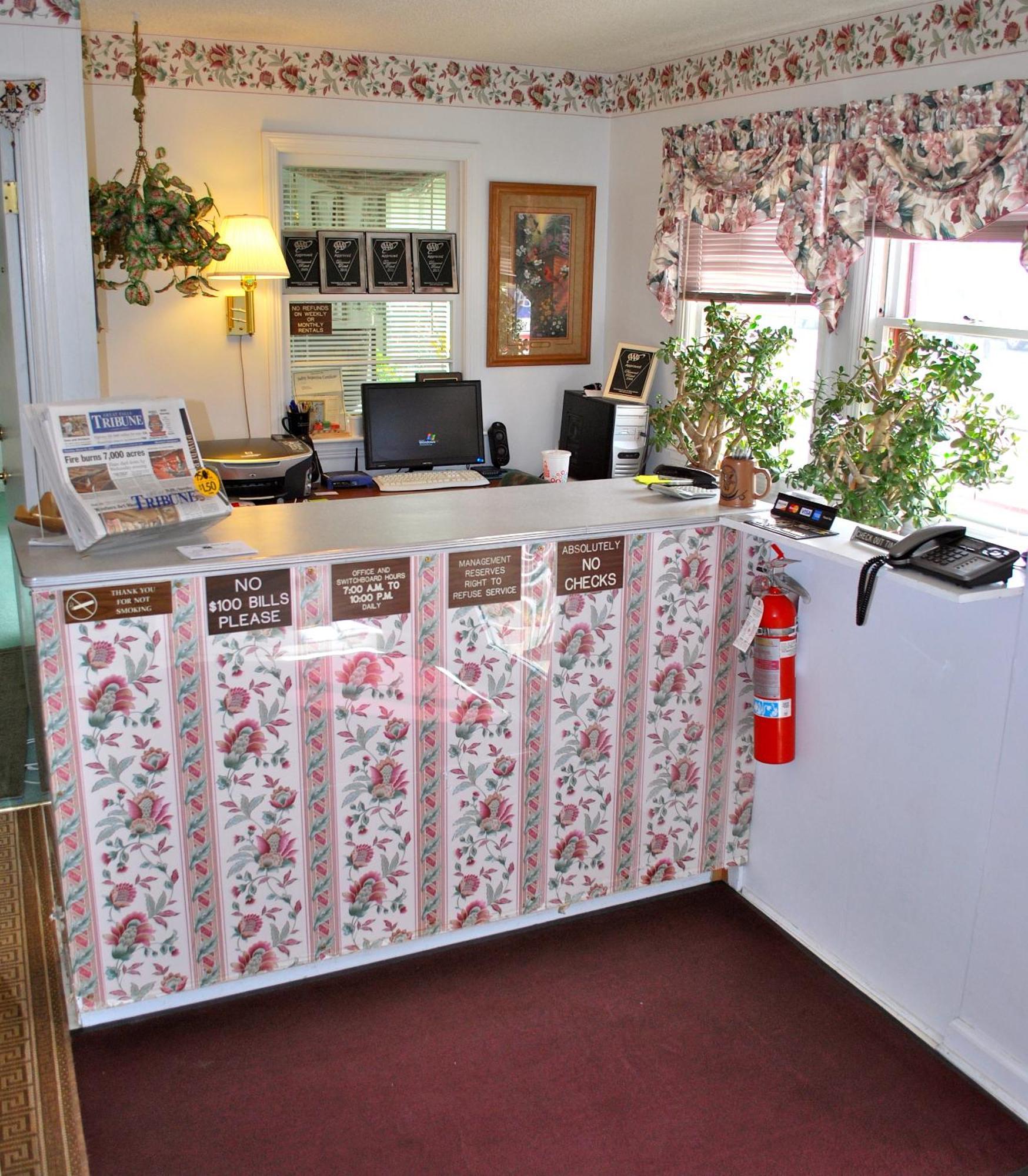 Central Motel Грейт Фолс Екстериор снимка